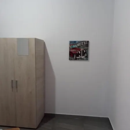 Ariadnis 3 Beds דירה *